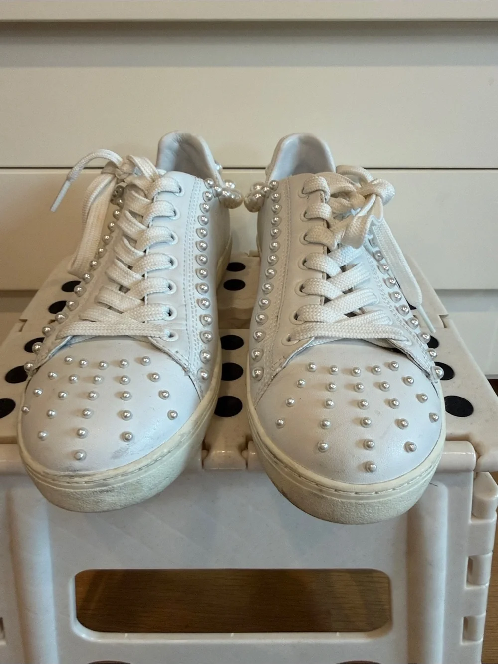 Stuart Weitzman Goldie Pearly Leather Low-Top Sneakers - Picture 8 of 13